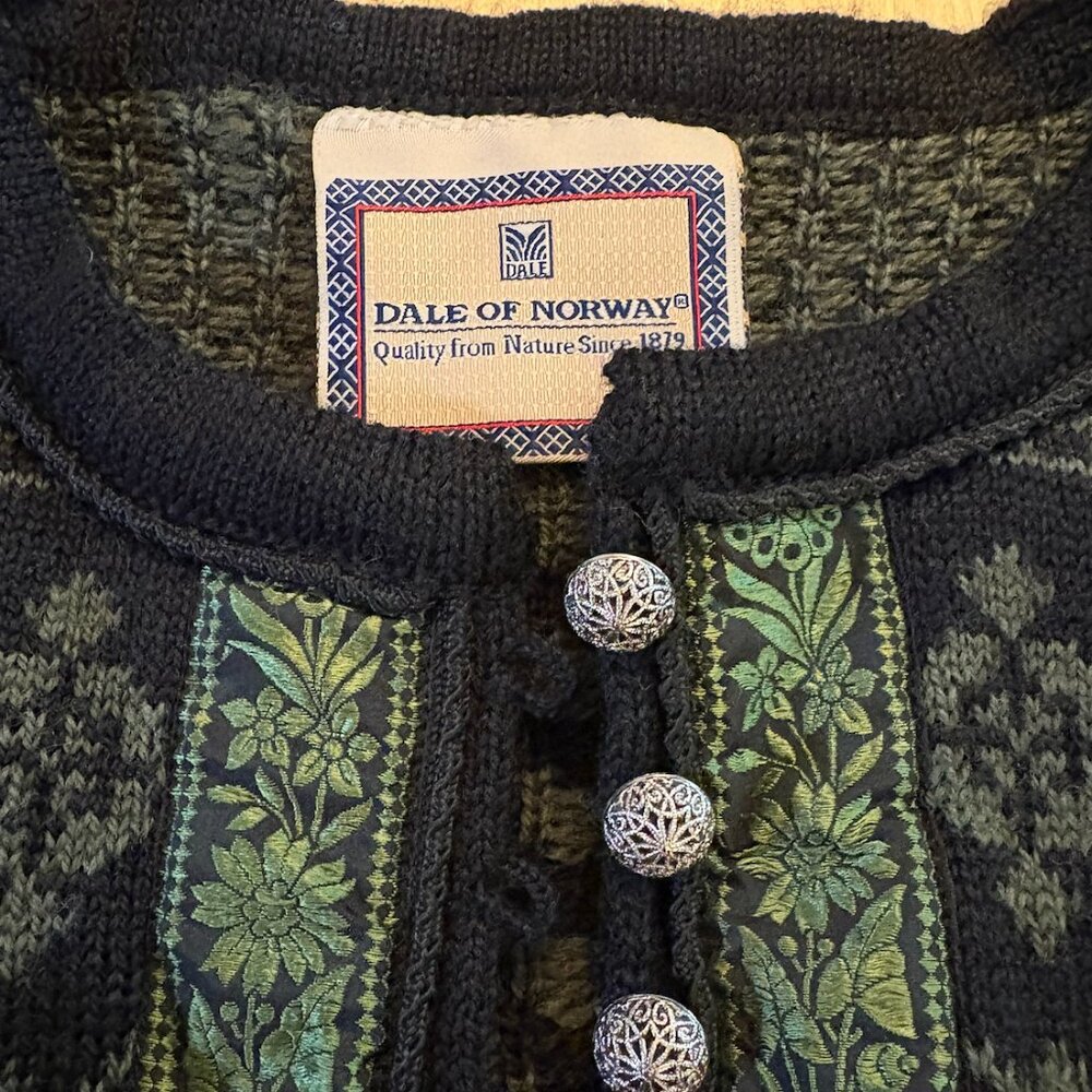 Dale of Norway Norwegian L Wool Cardigan Sweater Green/Black Shorter Length - Picture 2 of 11